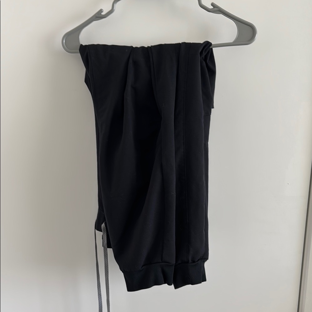 Black Fabletics Jogger Scrubs 2XL